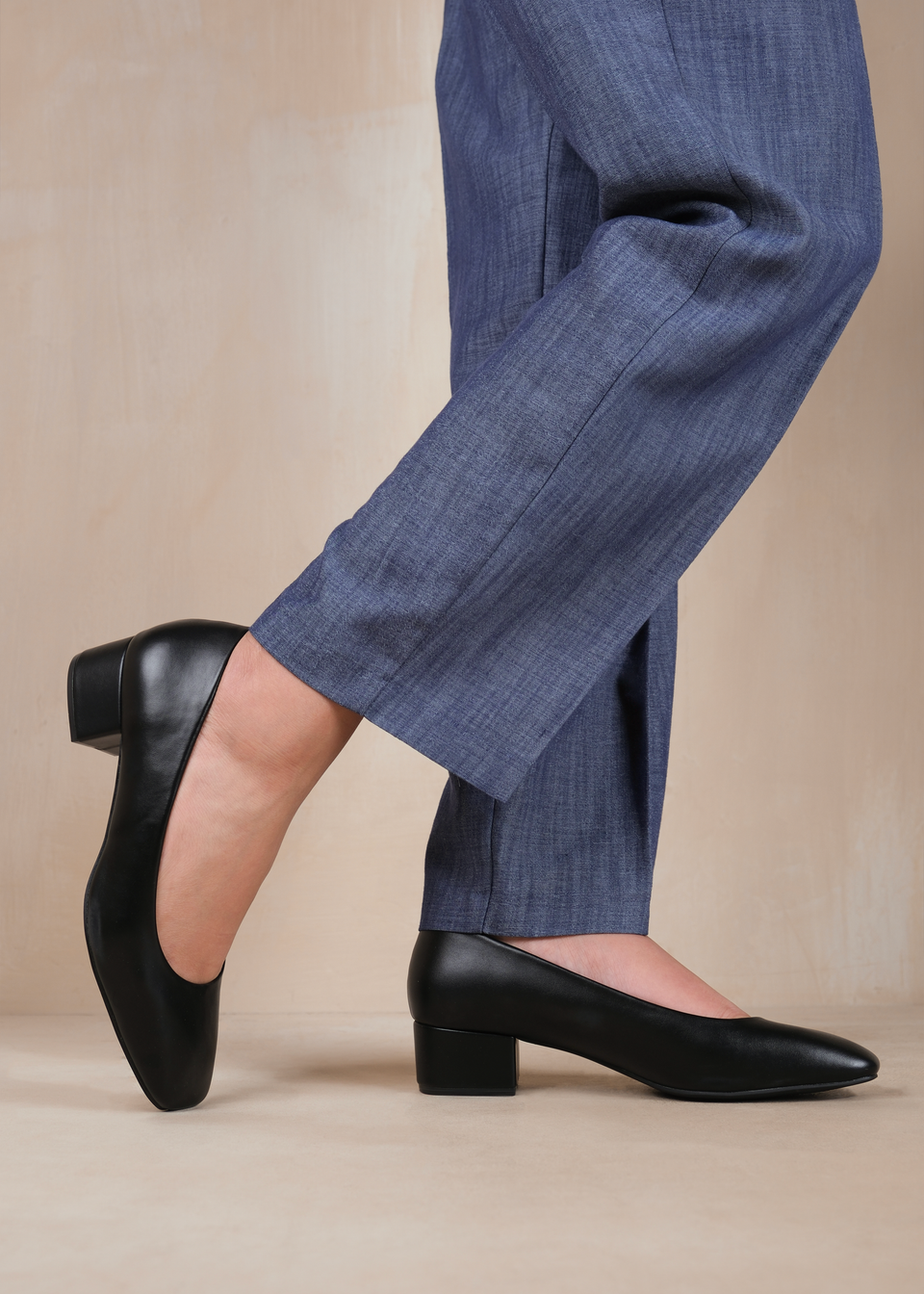 Square toe pumps sale