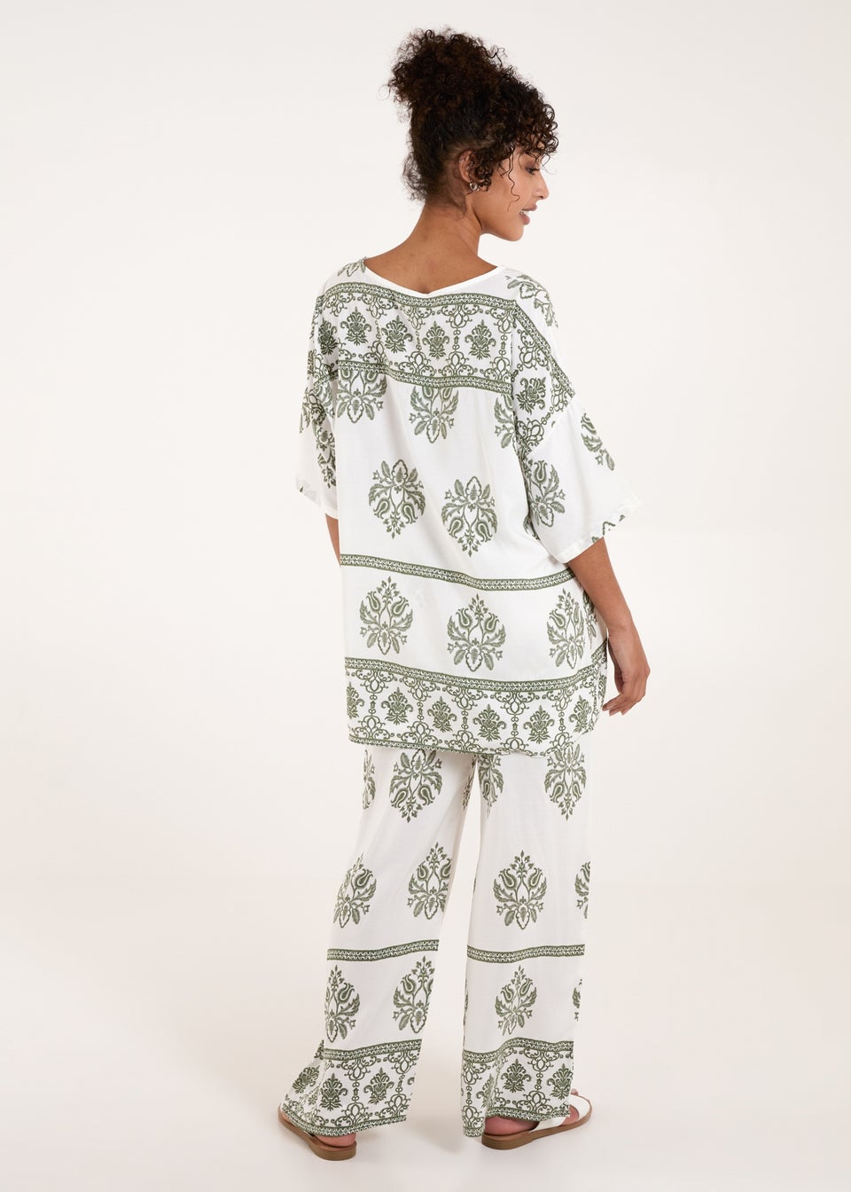 Blue Vanilla Khaki Border Print Top