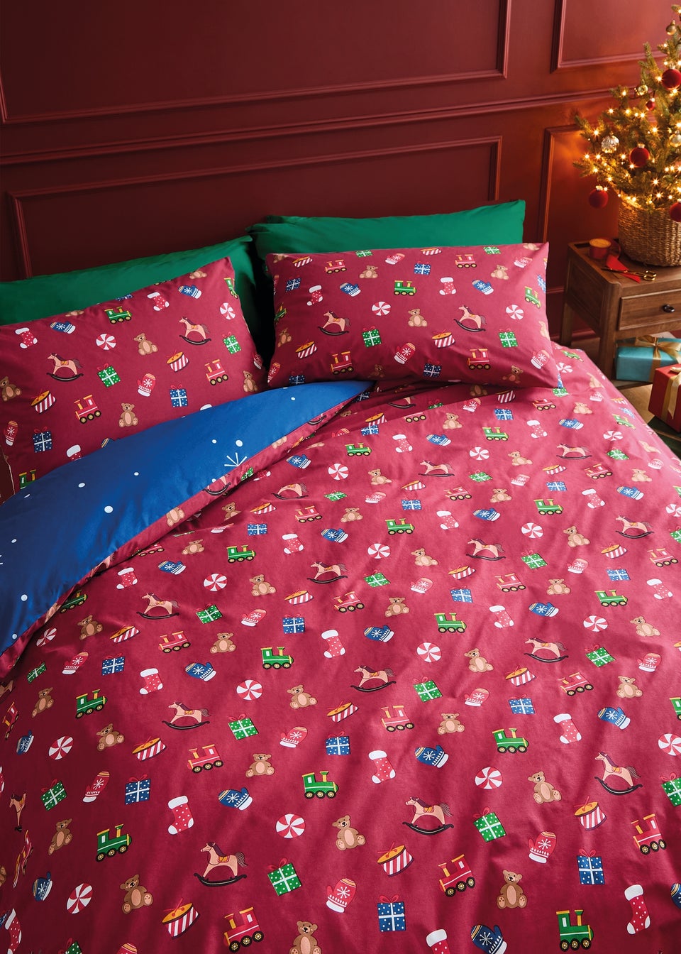 Catherine Lansfield Christmas Santa's Workshop Reversible Duvet Cover Set