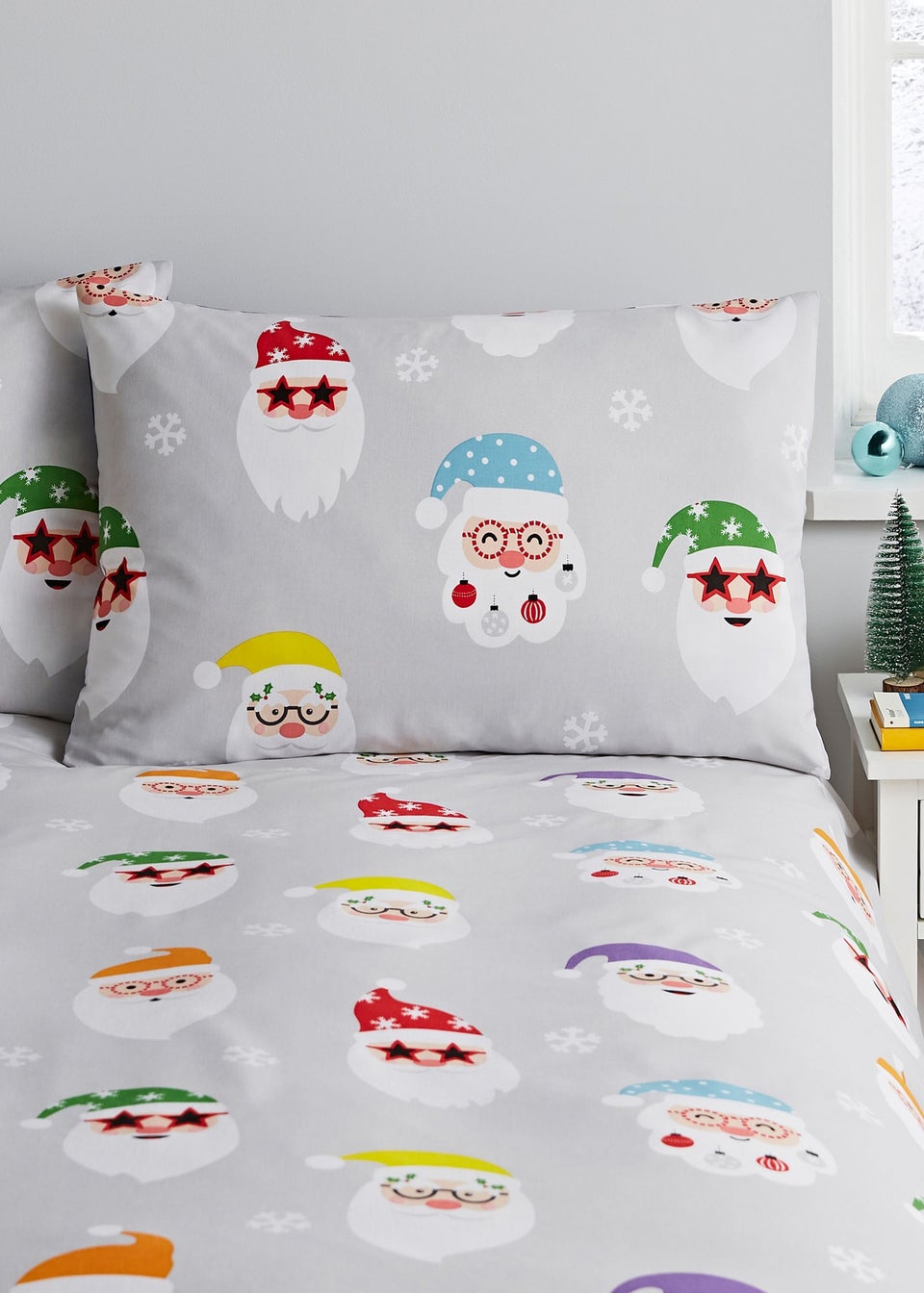Catherine Lansfield Christmas Santa Spec-Tacular Reversible Duvet Cover Set