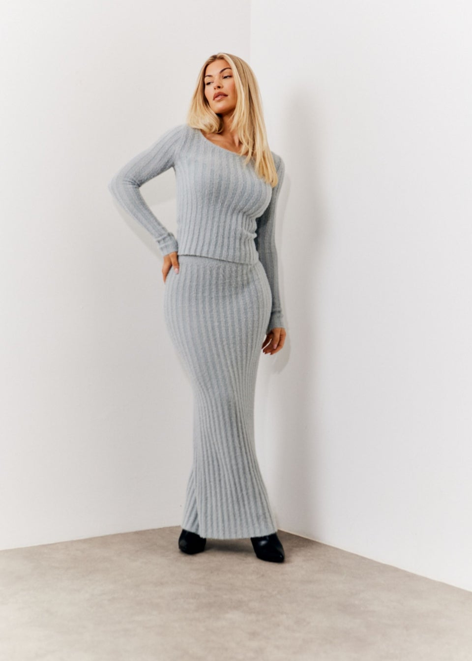In The Style Grey Fluffy Ribbed Jumper
