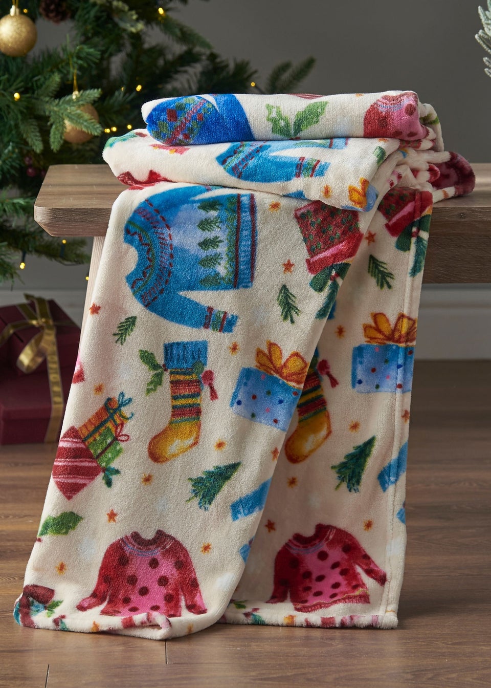 Catherine Lansfield Christmas Jolly Jumpers Cosy Fleece Blanket Throw (130x170cm)