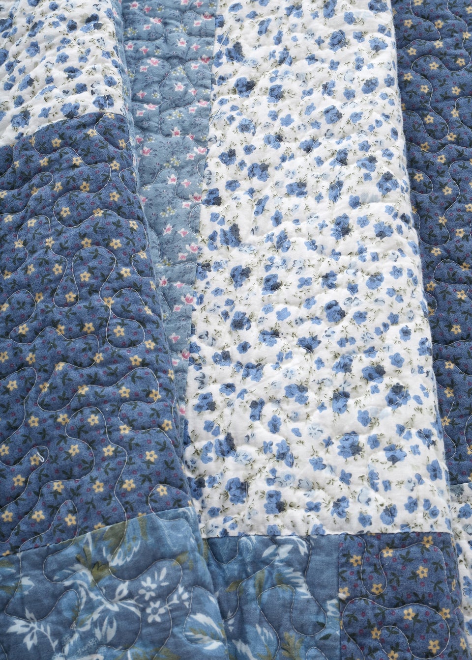 Bianca Fine Linens Limited Edition Cotton Floral Patchwork Bedspread (220x230cm)