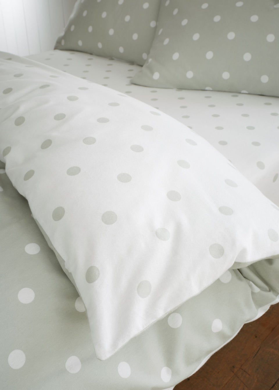 Catherine Lansfield Brushed Polka Dot Cotton Fitted Sheet