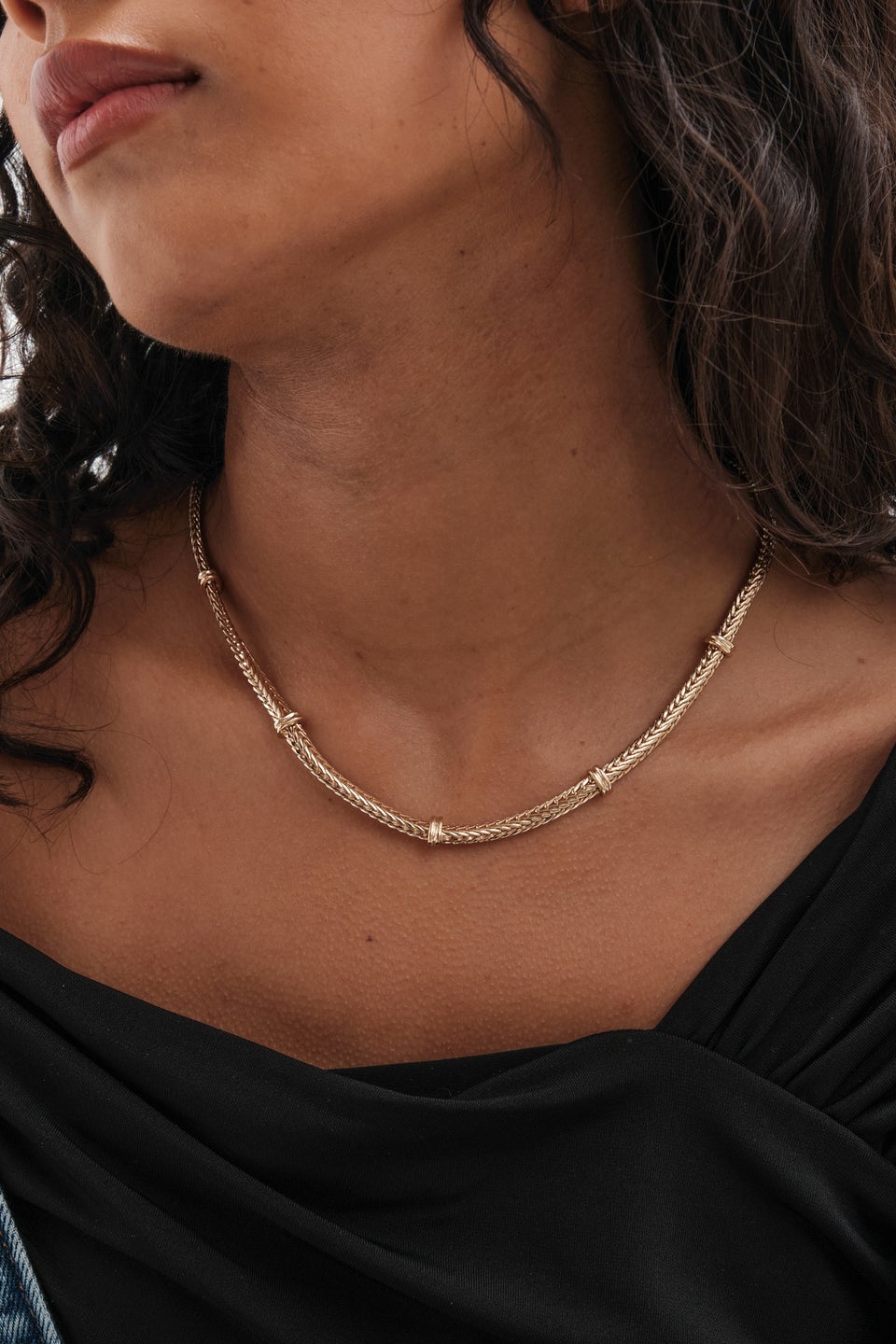 Mood Gold Flat Cobra Station Chain Necklace
