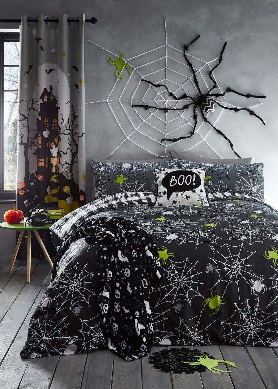 Bedlam Boo Halloween Black Fleece Throw Matalan