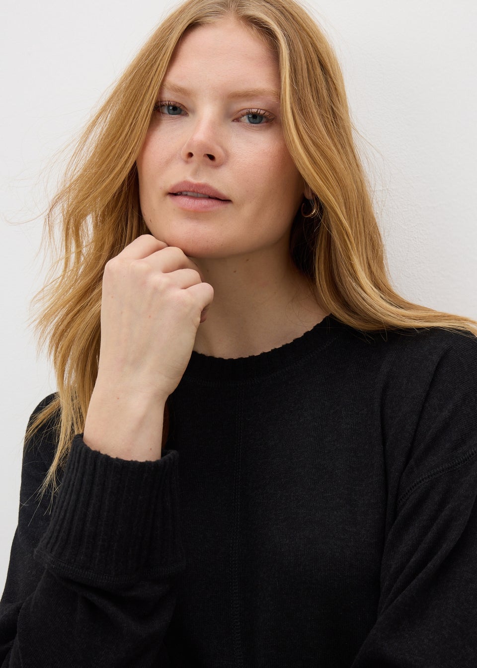 Black Long Sleeve Snit Top