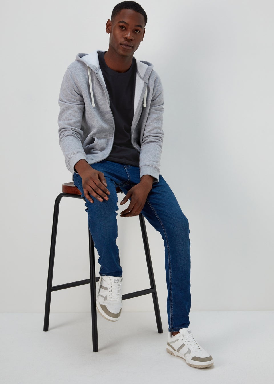 Navy Essential V-Neck T-Shirt