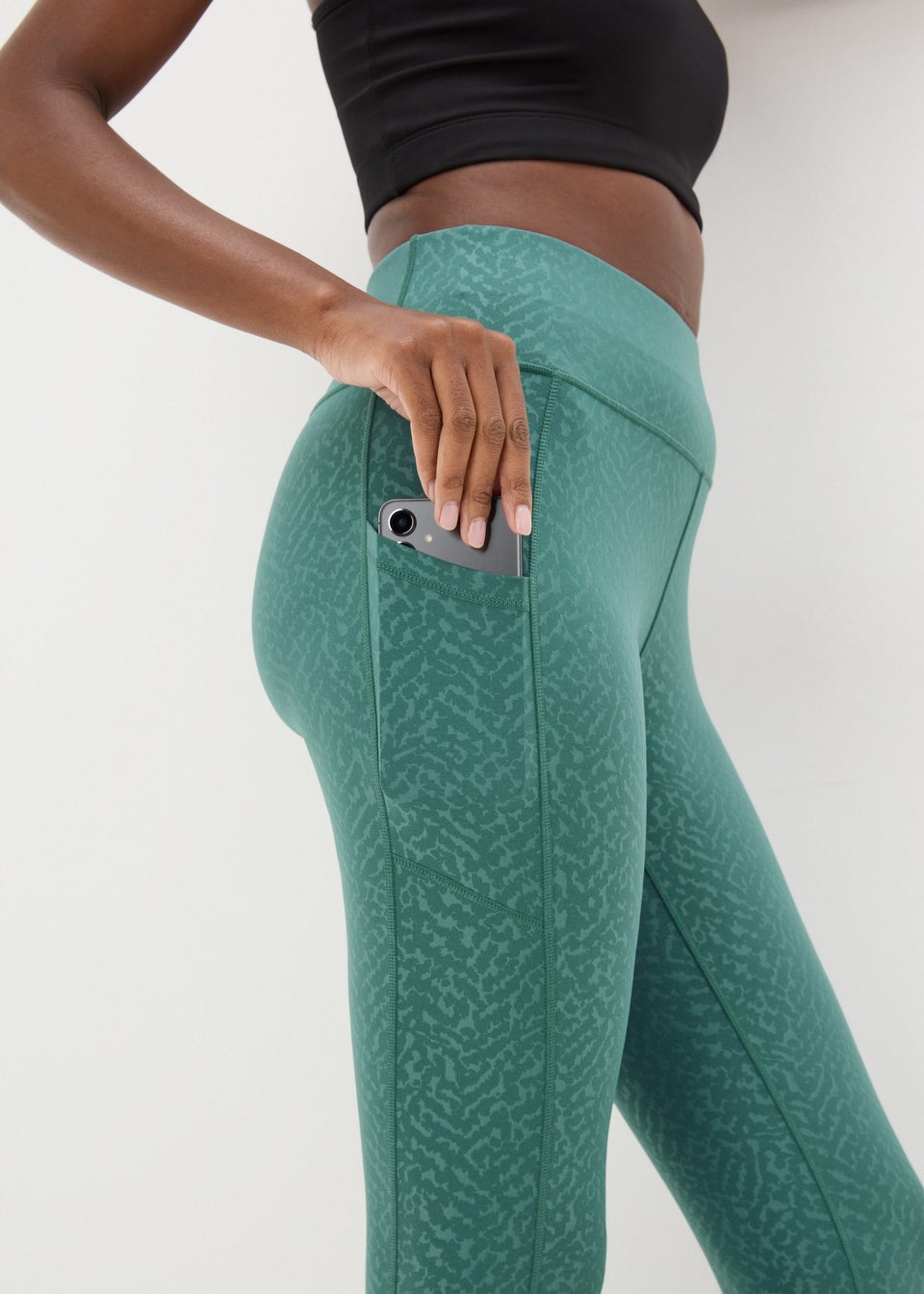 Souluxe Green Textured Leggings