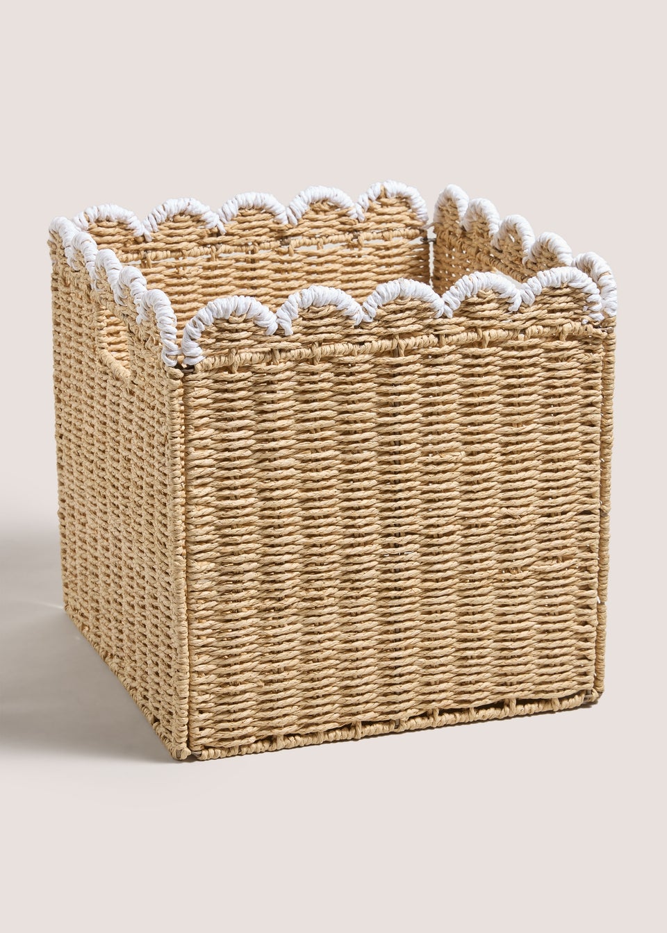 Scallop Collapsible White Edge Basket