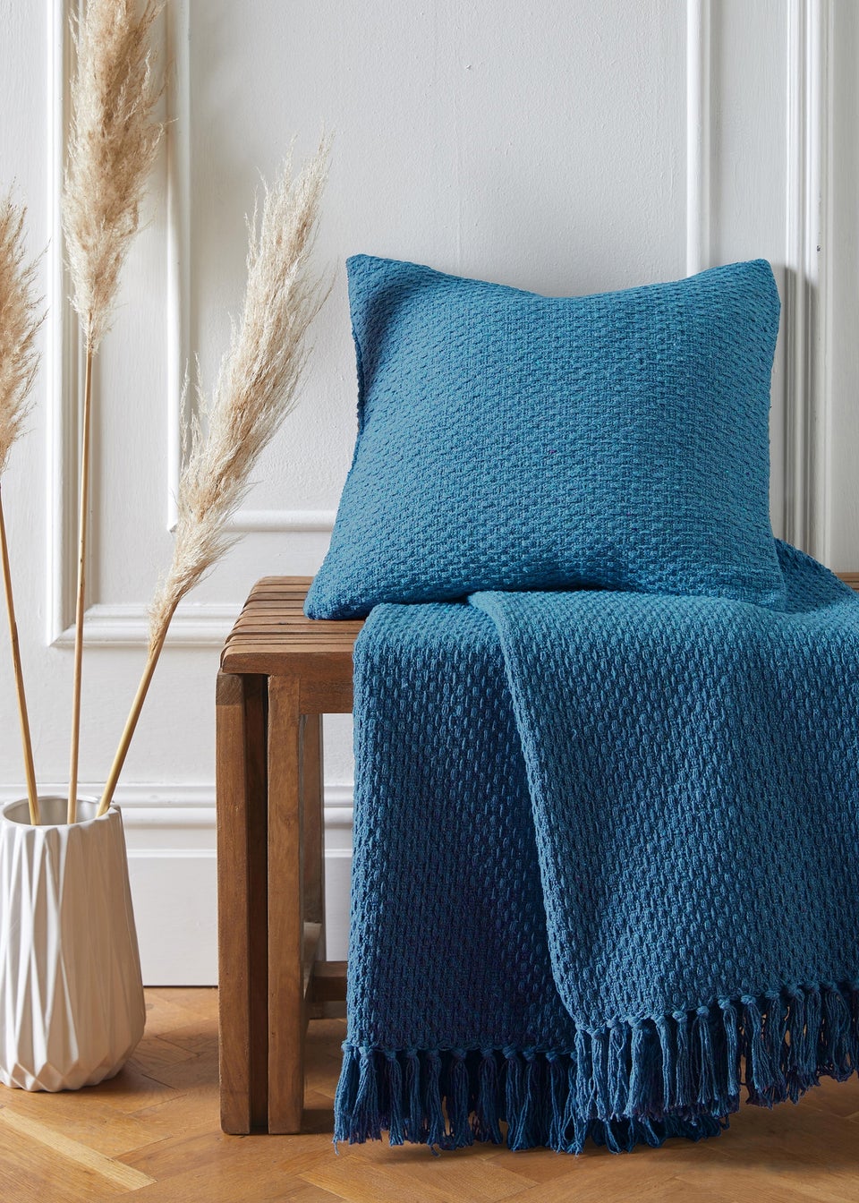 Matalan navy throw 2025
