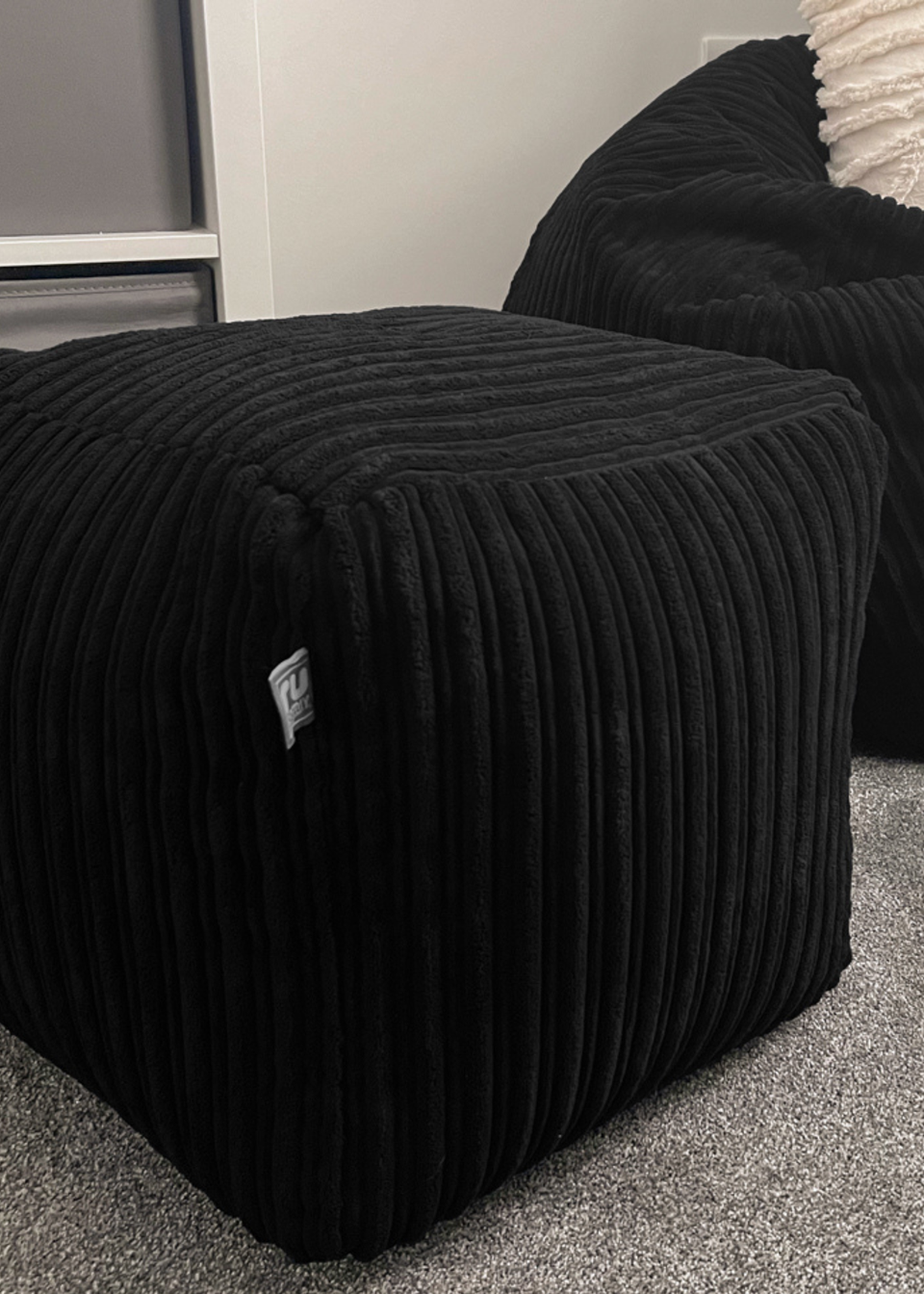 rucomfy Jumbo Cord Cube Black Beanbag
