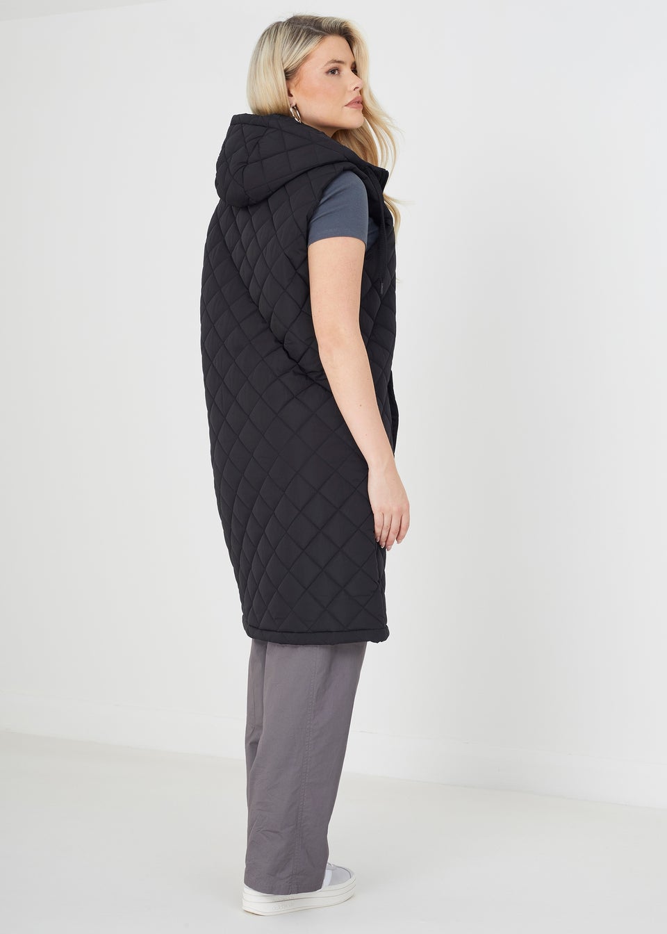 Brave Soul Black Diamond Quilted Longline Hooded Gilet