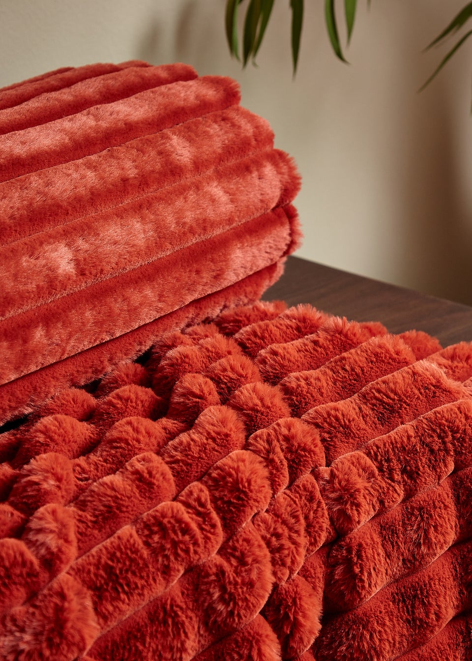 Catherine Lansfield Cosy Ribbed Faux Fur Soft Blanket Throw (130x170 cm)