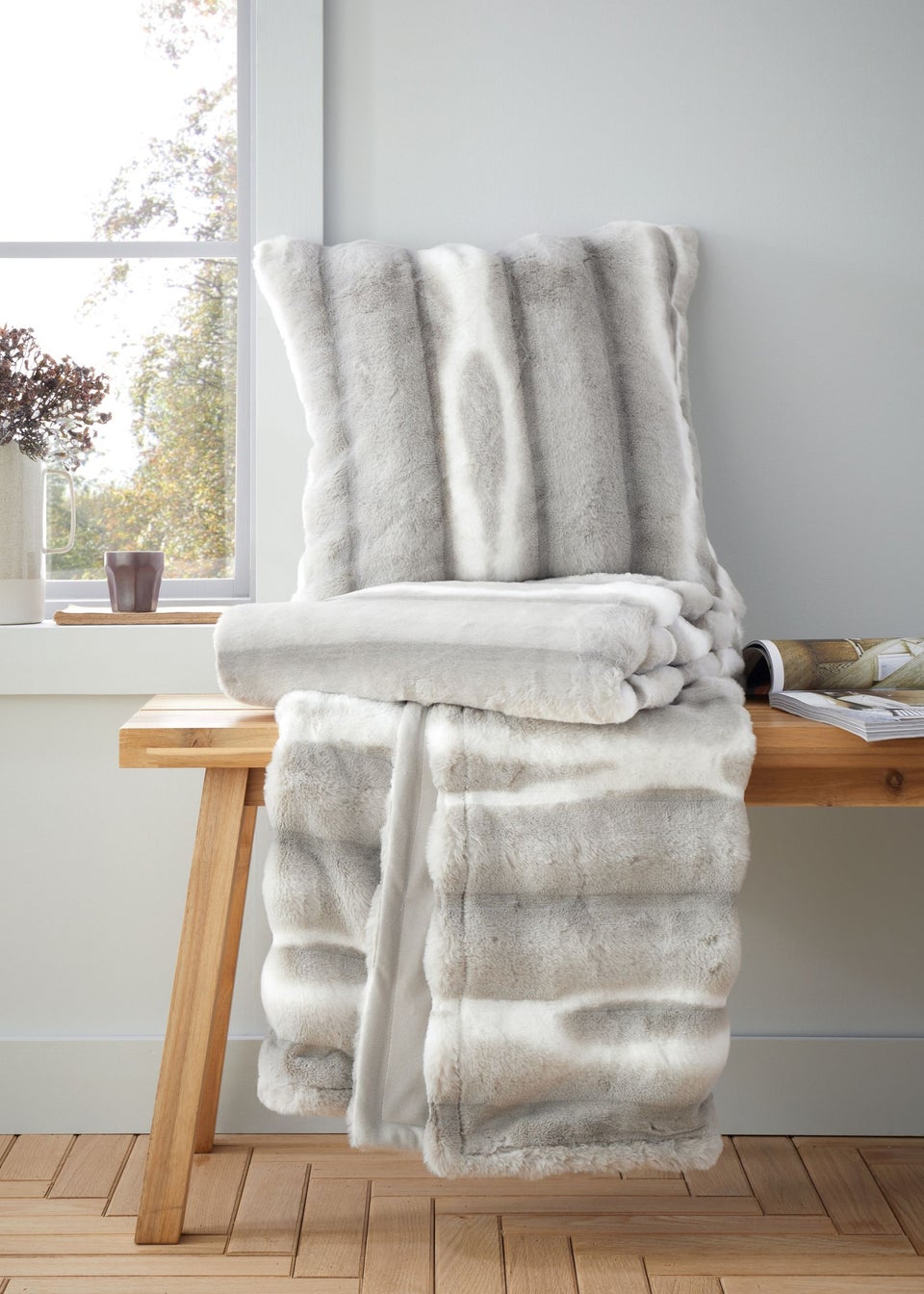 Catherine Lansfield Flint Cosy Faux Fur Blanket Throw (130x170 cm)
