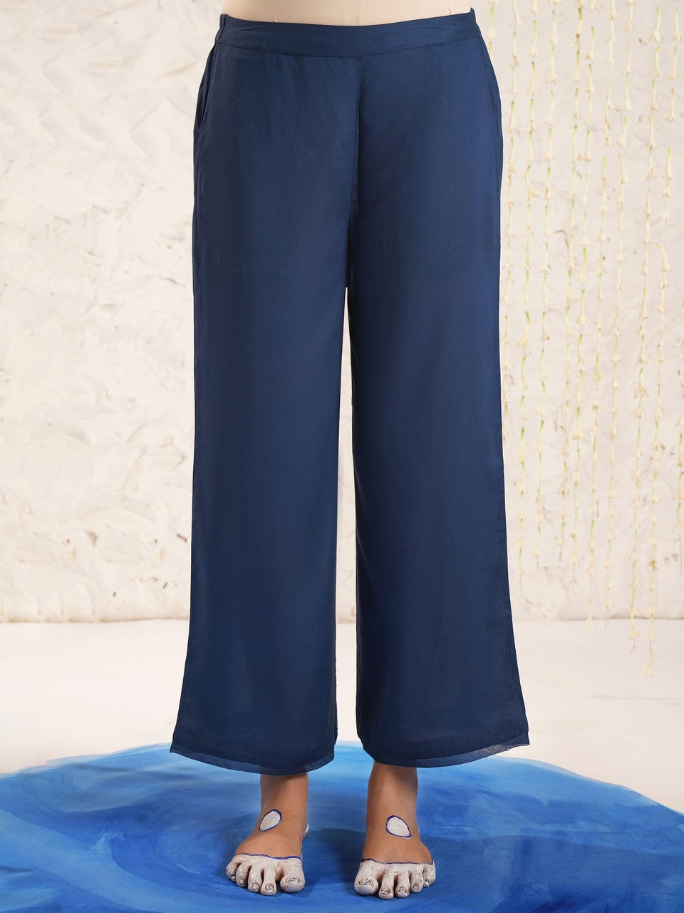 women Indigo Blue Modal Flared Solid Ankle Length Pant - XS