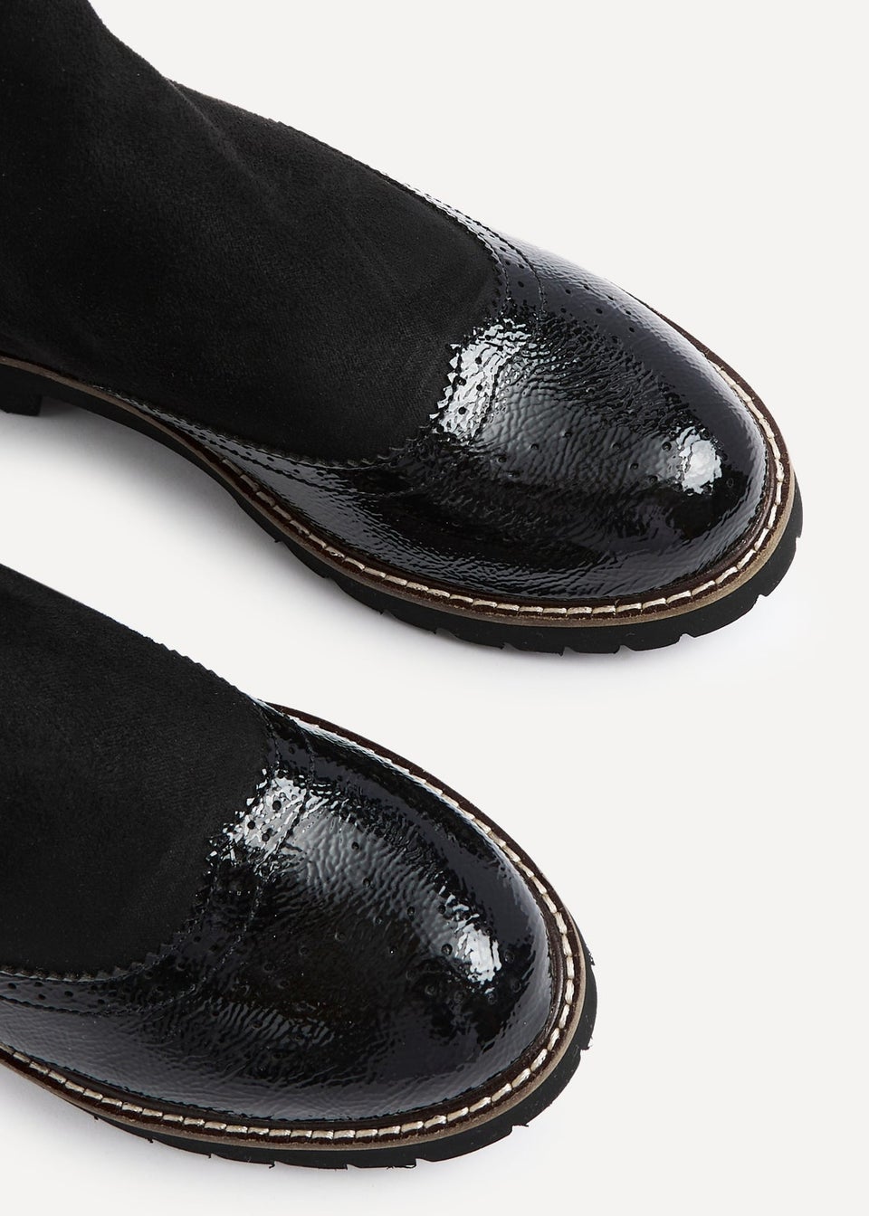 Brogue style chelsea boots top
