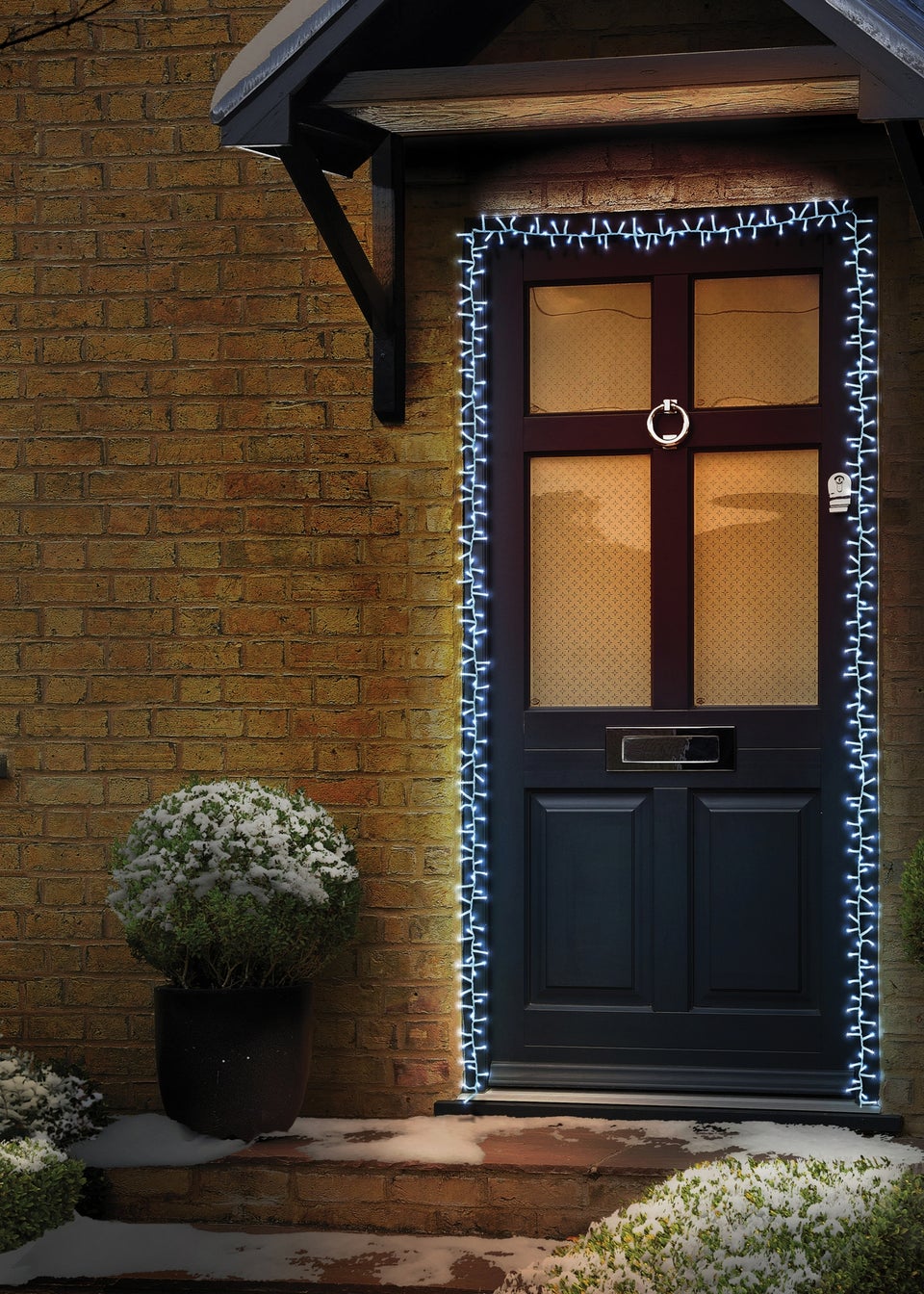 Premier Decorations 440 White LED Supabrights Door Garland