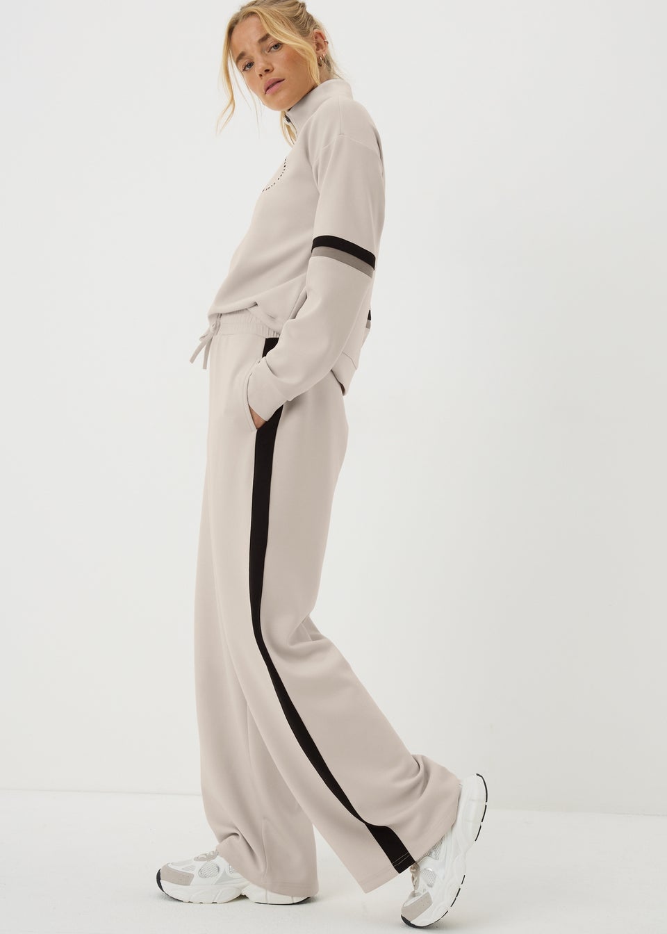 Souluxe Beige Wide Leg Jogging Bottoms