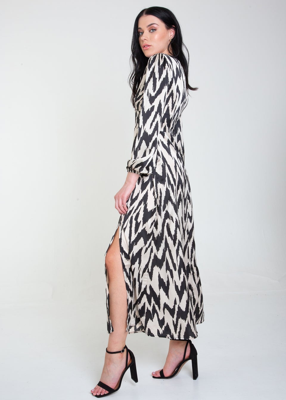 Gini London Mono Zigzag Printed Midi Dress