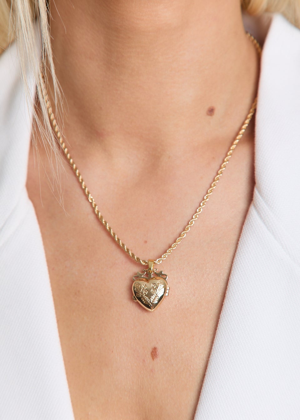 Madein Heart Lockett Necklace