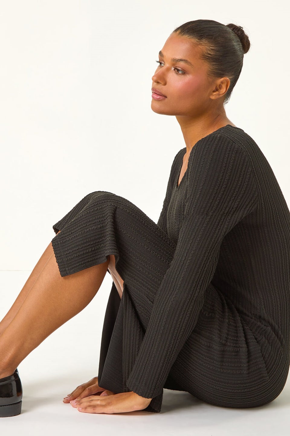 Roman Black Wave Textured V-Neck Stretch Midi Dress