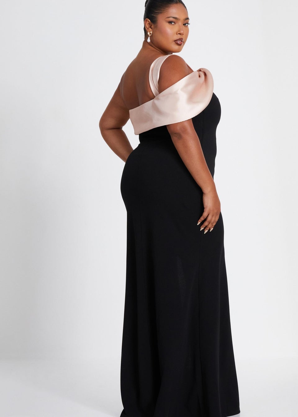Quiz Black Curve Off the Shoulder Maxi Dress