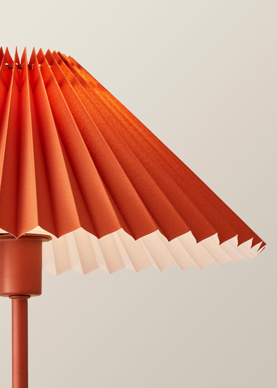 ValueLights Akira  Orange Table Lamp with Orange Tapered Shade (48.5cm x 34.5cm x 34.5cm)
