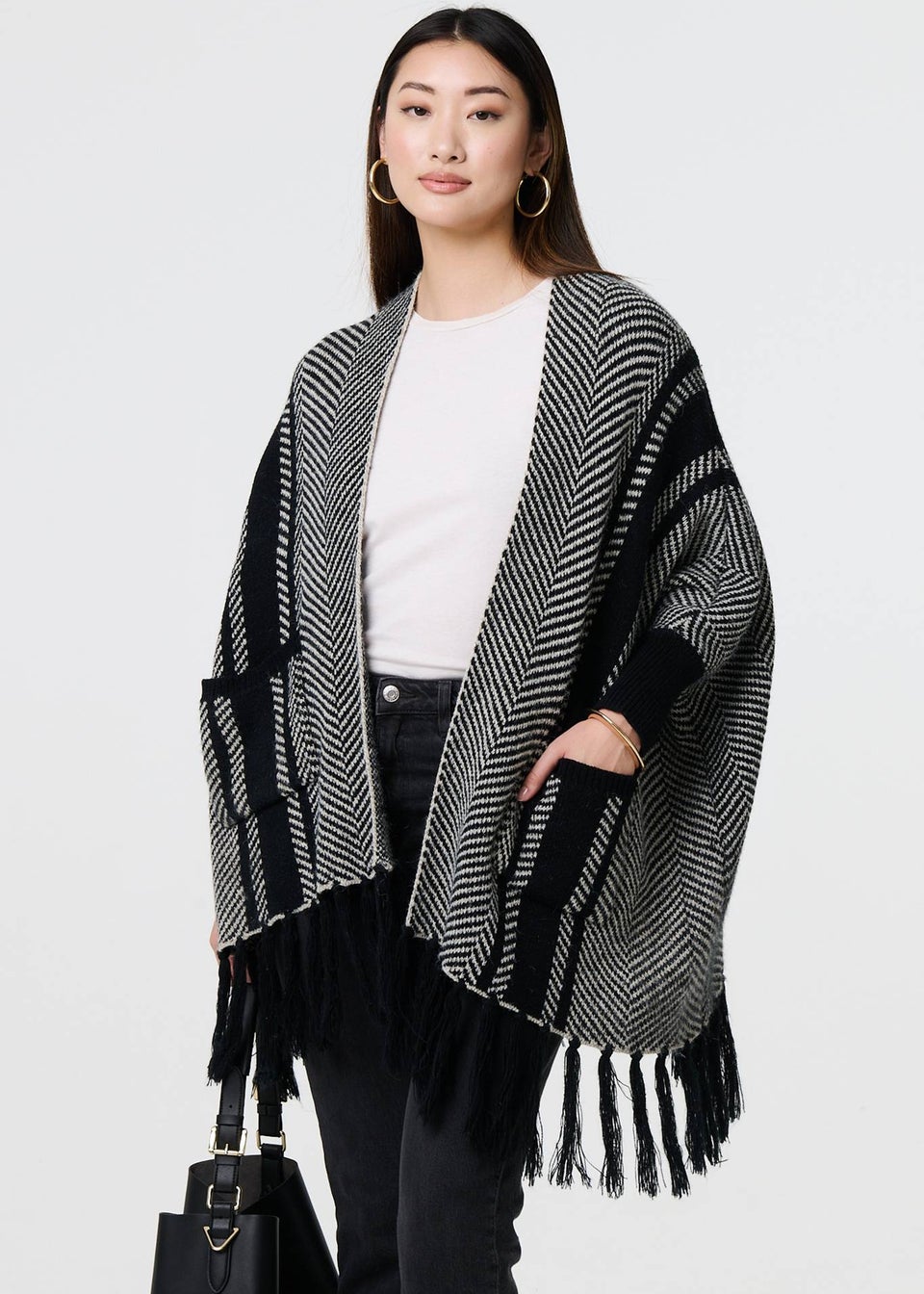 Izabel London Black Chevron Print Tassel Fringe Open Cardigan