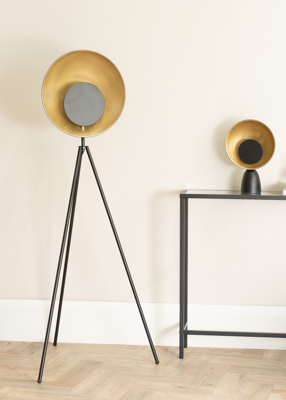 ValueLights Saffy Matte Black Table Lamp with Gold Shade (35cm x 24.5cm x 10cm)