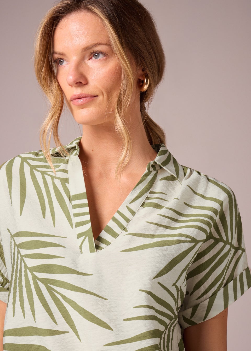 Et Vous Green Palm Print Airflow V-Neck Blouse