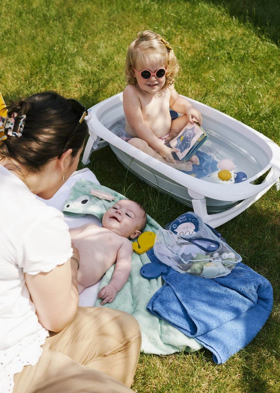 Badabulle Blue Foldable Bath Tub