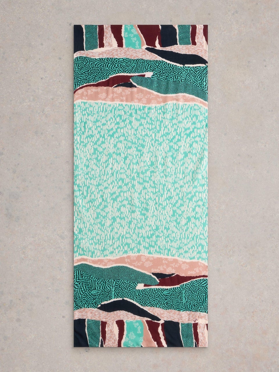 Schal mit abstraktem Patchworkprint