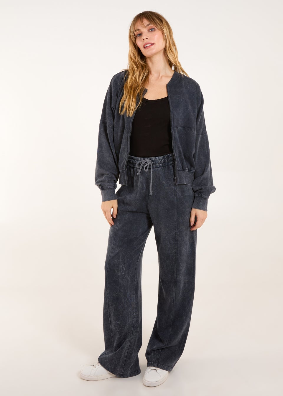 Velour tracksuit matalan deals