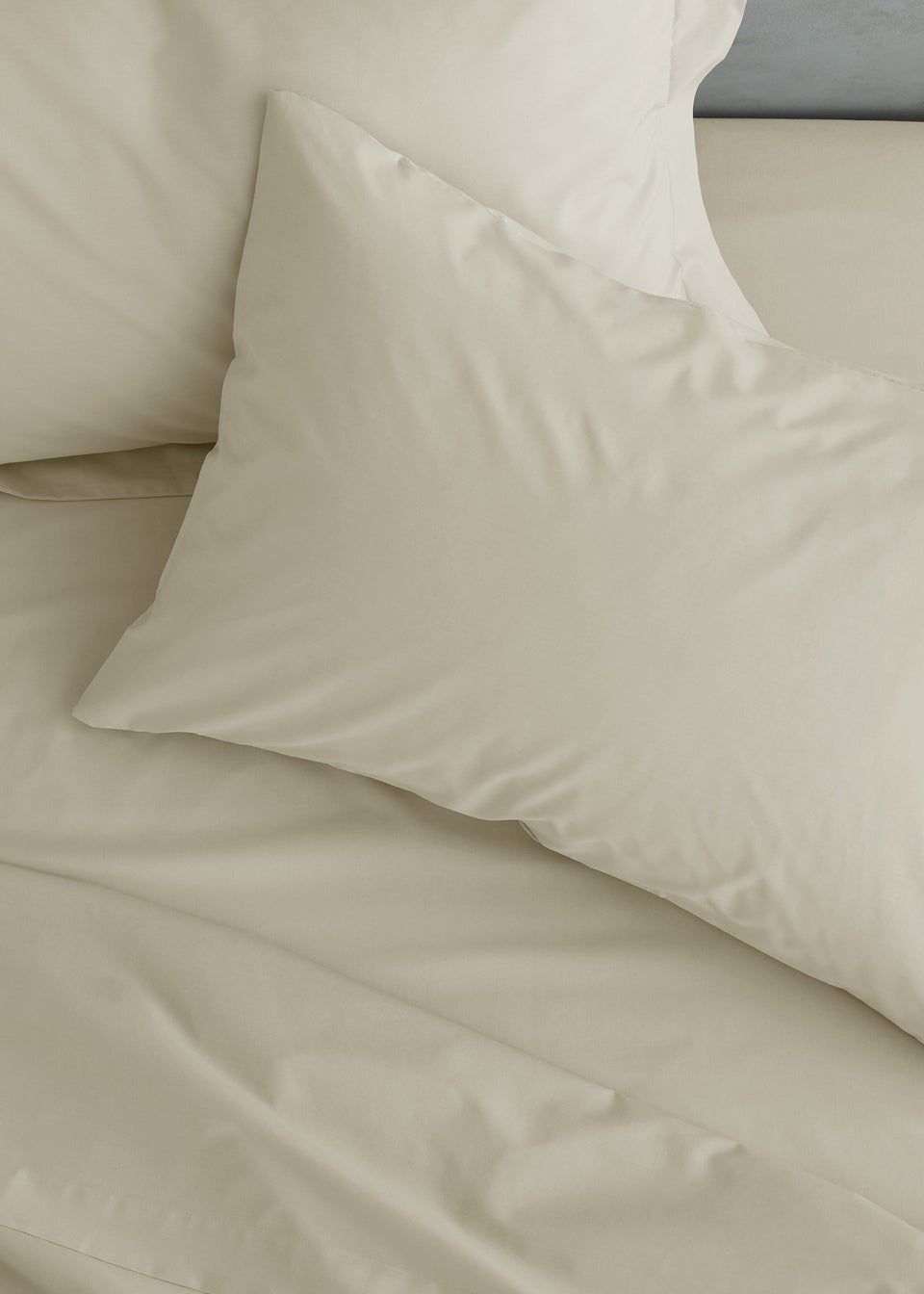 Catherine Lansfield Easy Iron Percale Standard Pillowcase Pair Cream