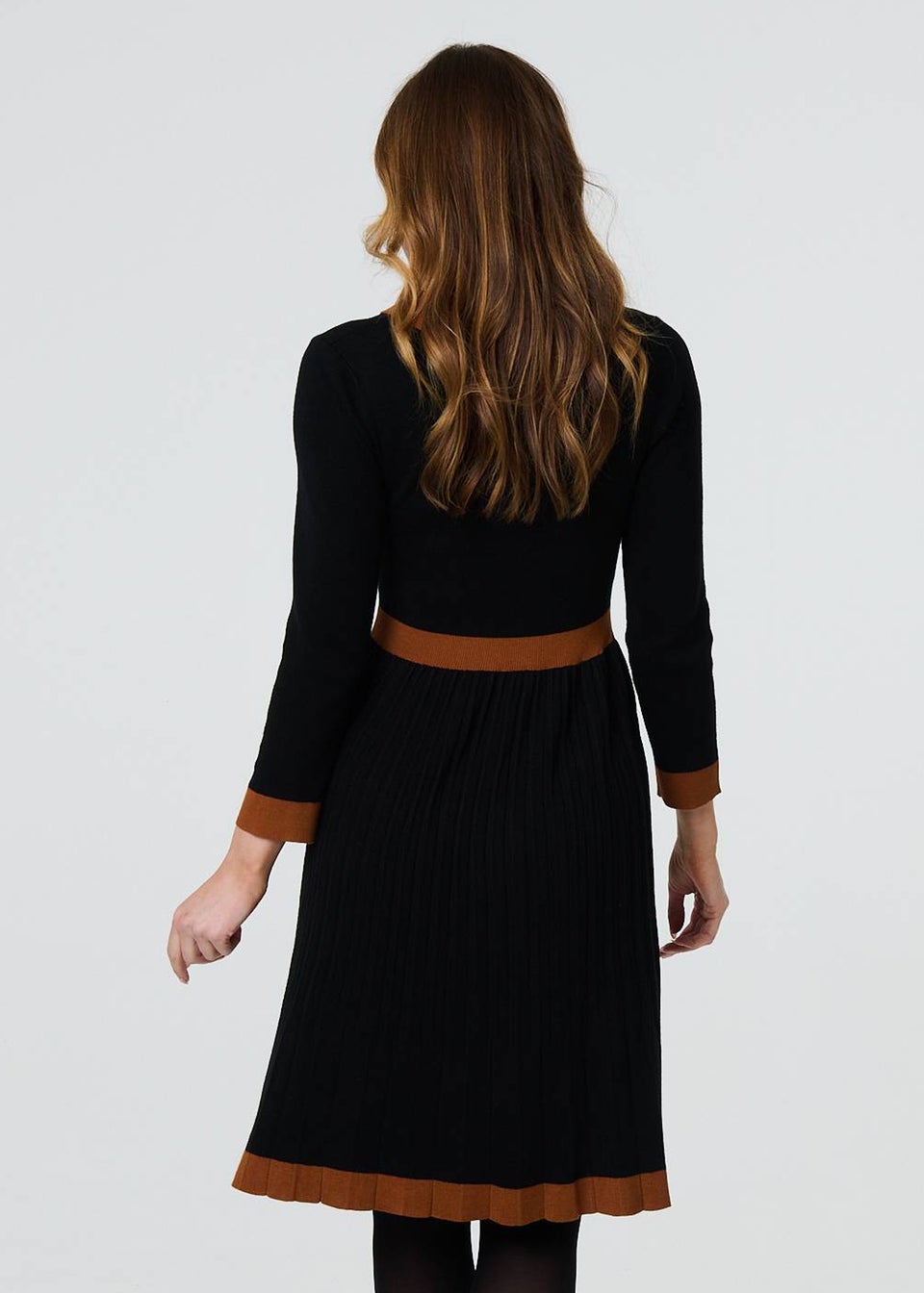 Izabel London Black Border Print Pleated Knit Knee Length Dress