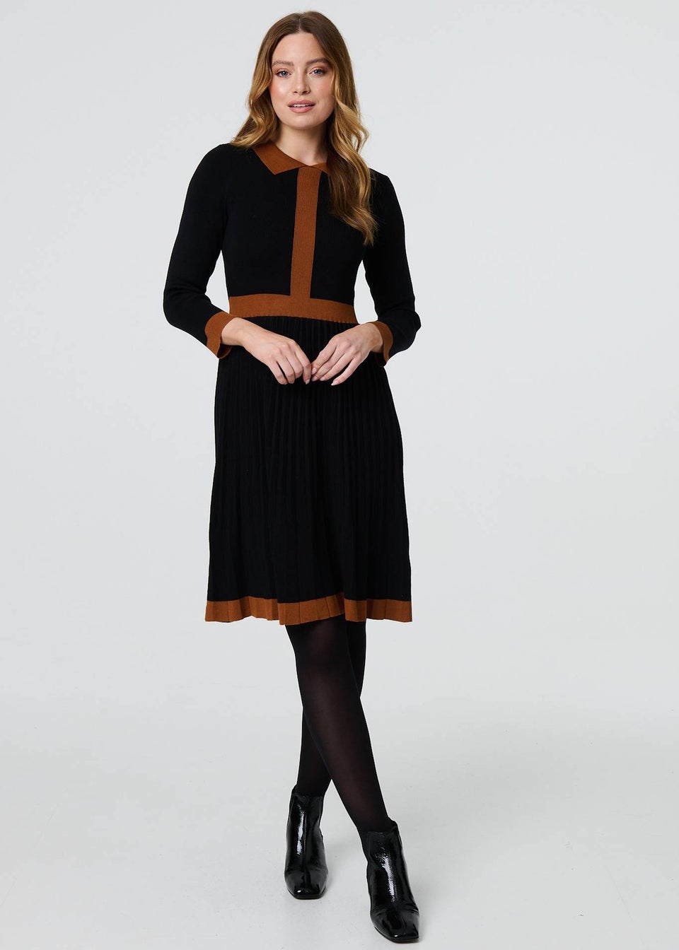 Izabel London Black Border Print Pleated Knit Knee Length Dress