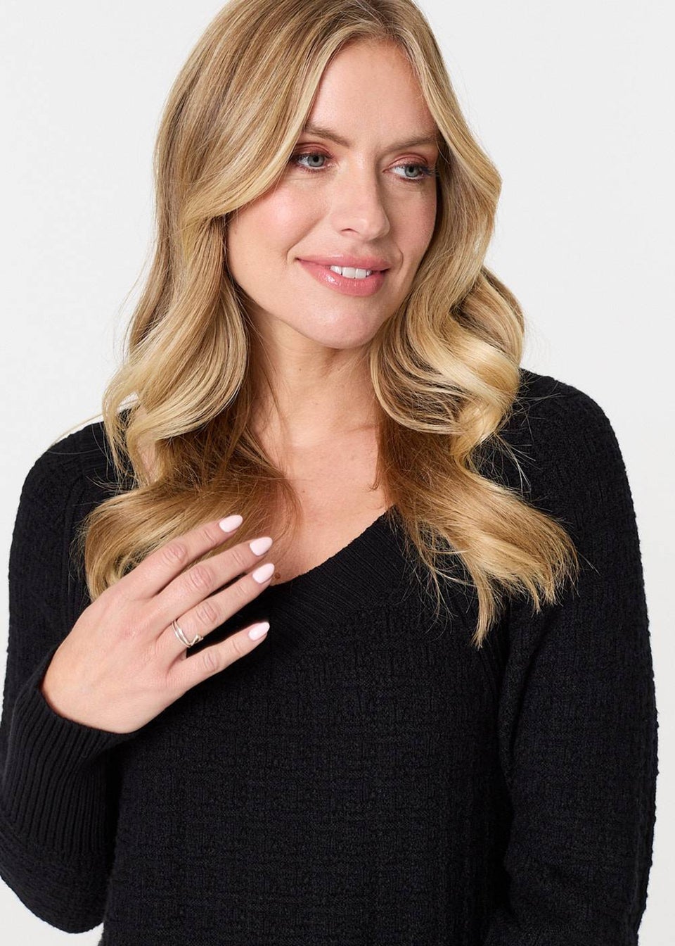 Izabel London Black Textured V-Neck Relaxed Curve Hem Jumper