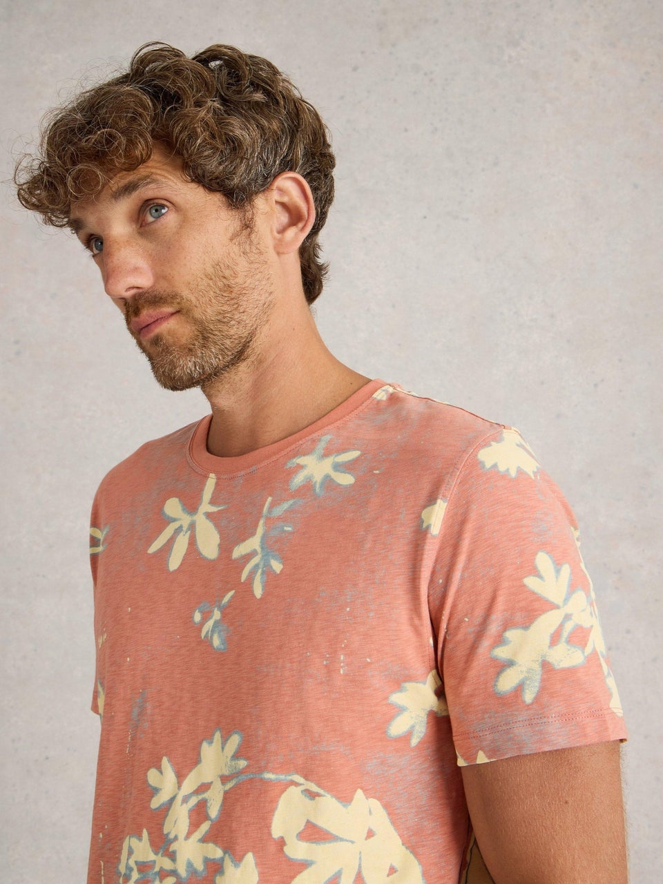 T-Shirt mit floralem Print