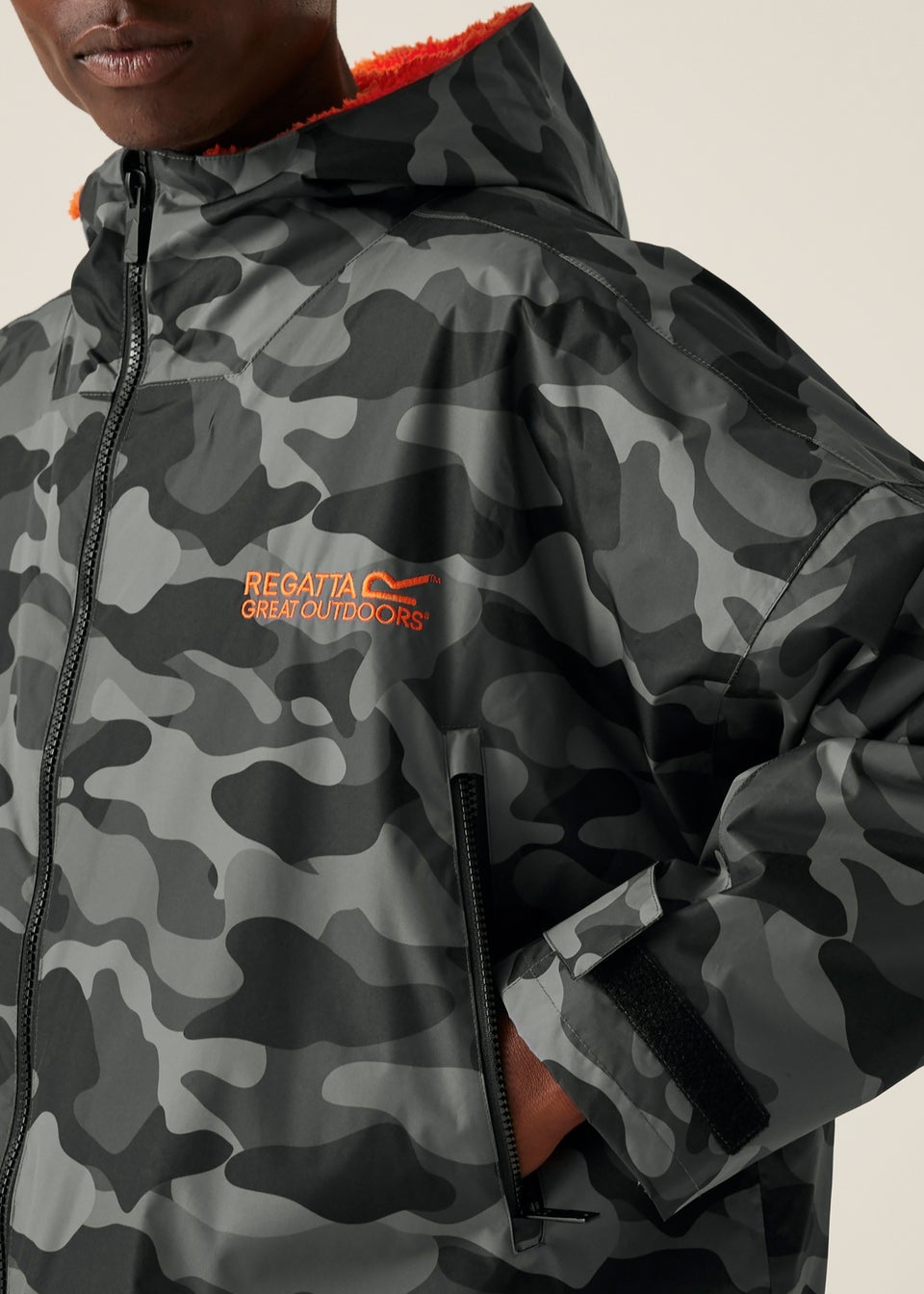 Regatta Grey Black Camo Adult Changing Waterproof Hydrofort Robe