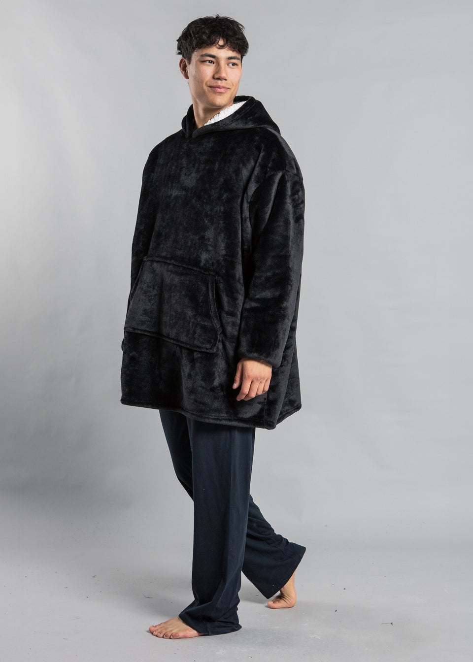 Tokyo Laundry Black Hooded Blanket with Kangaroo Pocket