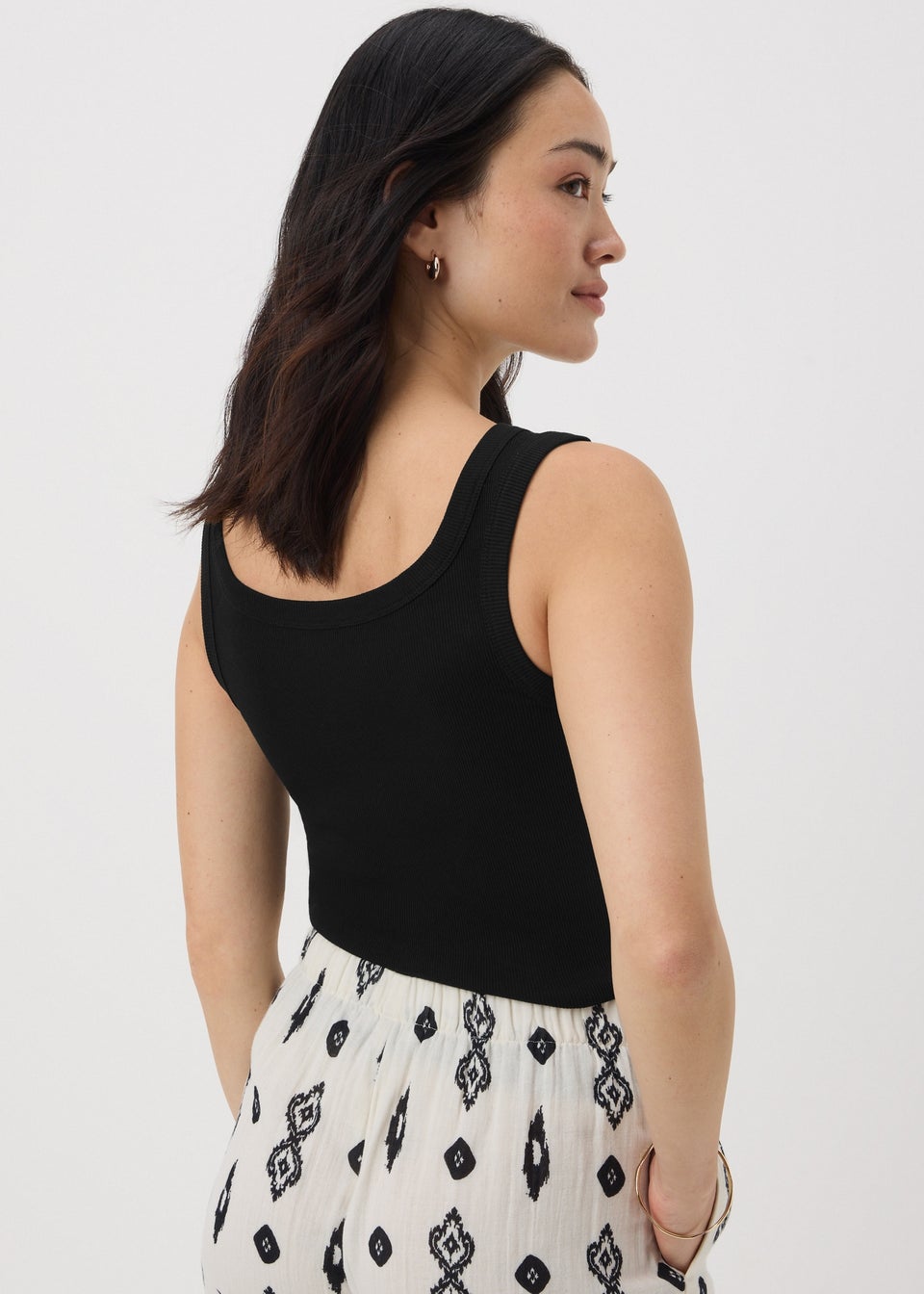 Black Scoop Neck Ribbed Vest