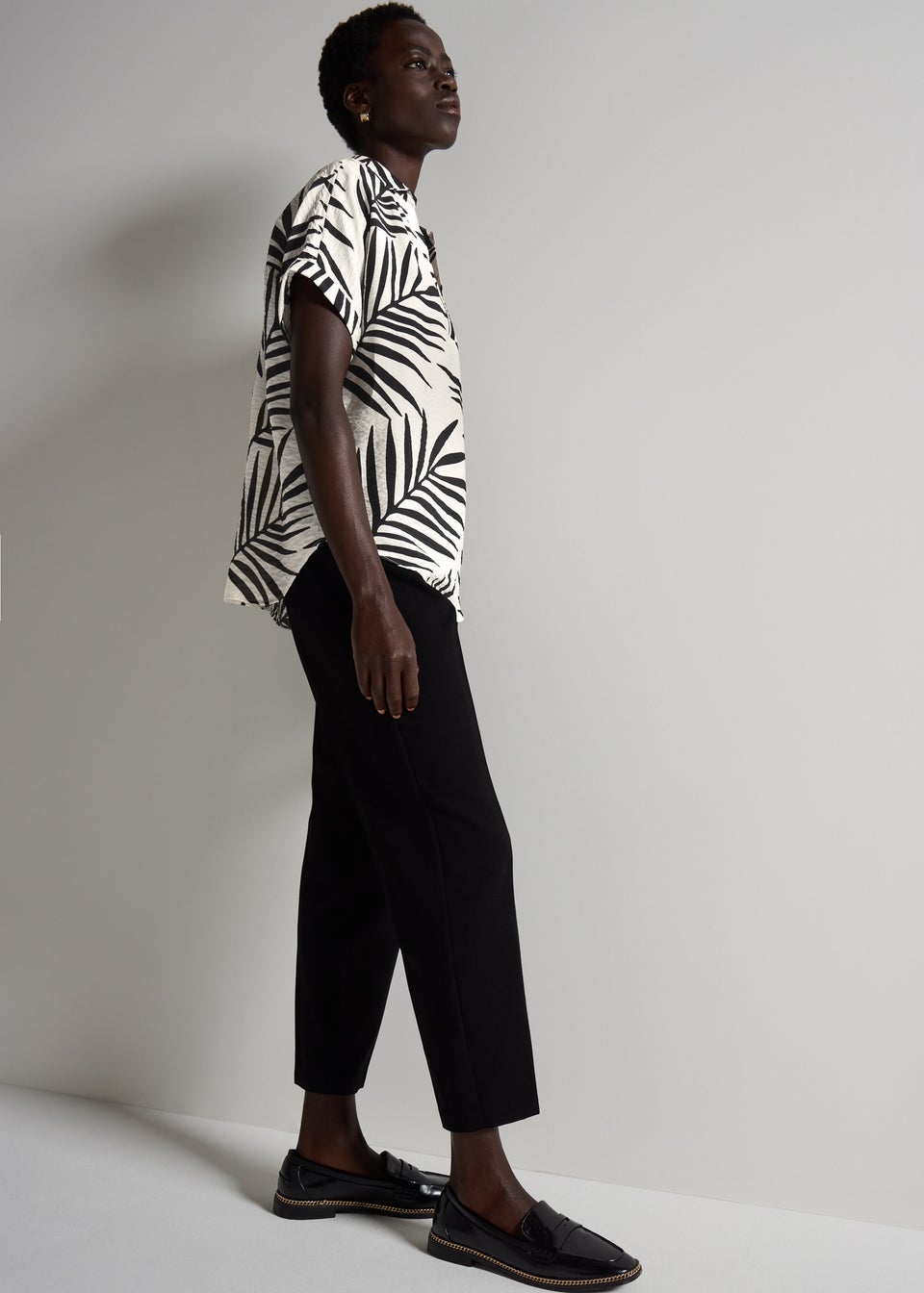 Et Vous White Palm Leaf V-Neck Top