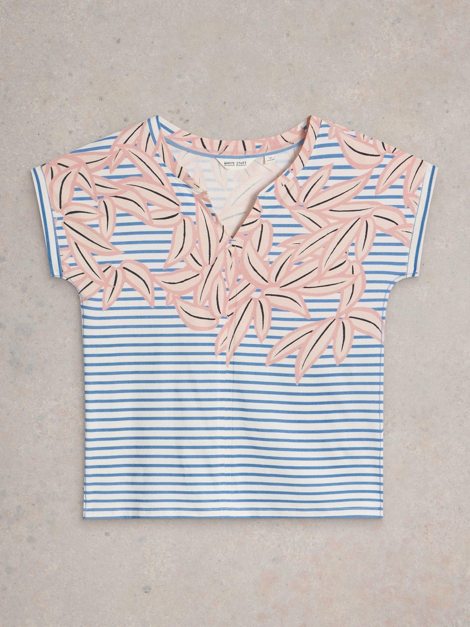 T-Shirt Nelly mit Keilausschnitt
