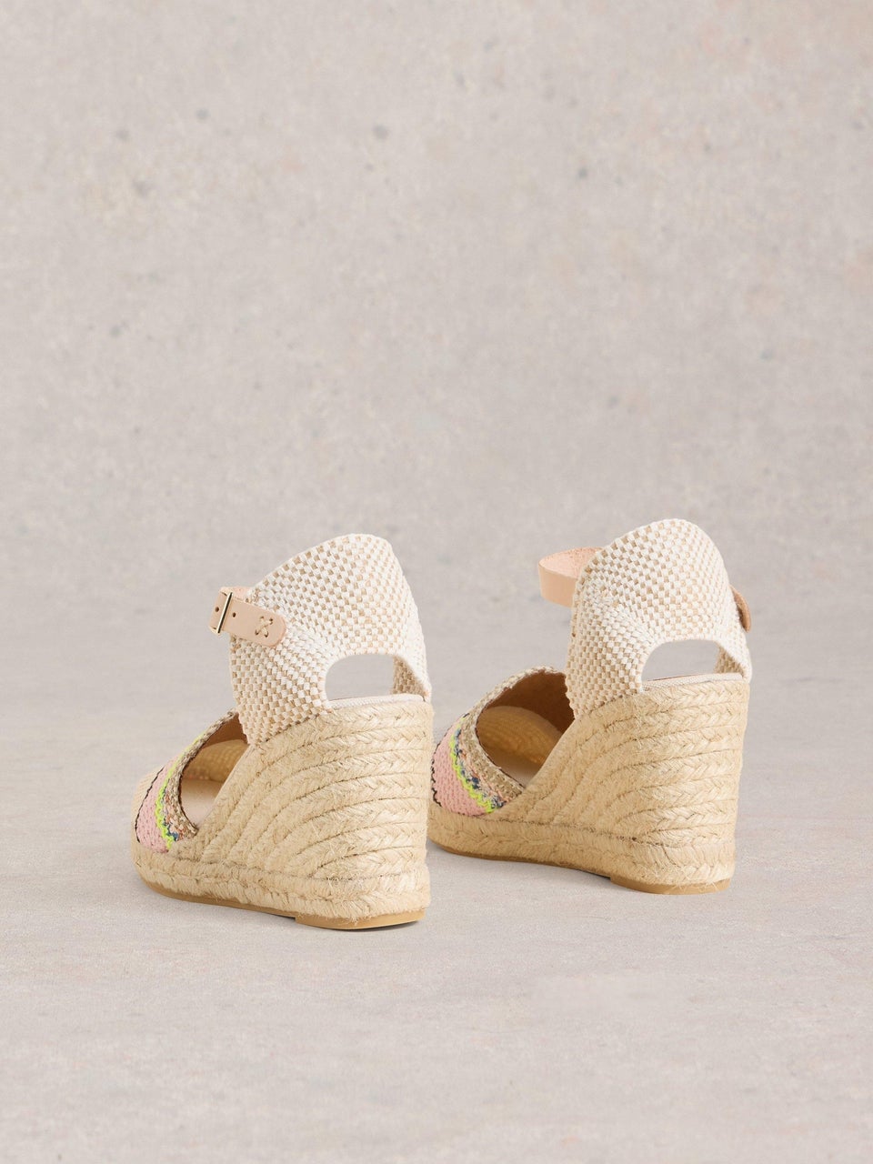 Espadrilles mit Häkelmuster