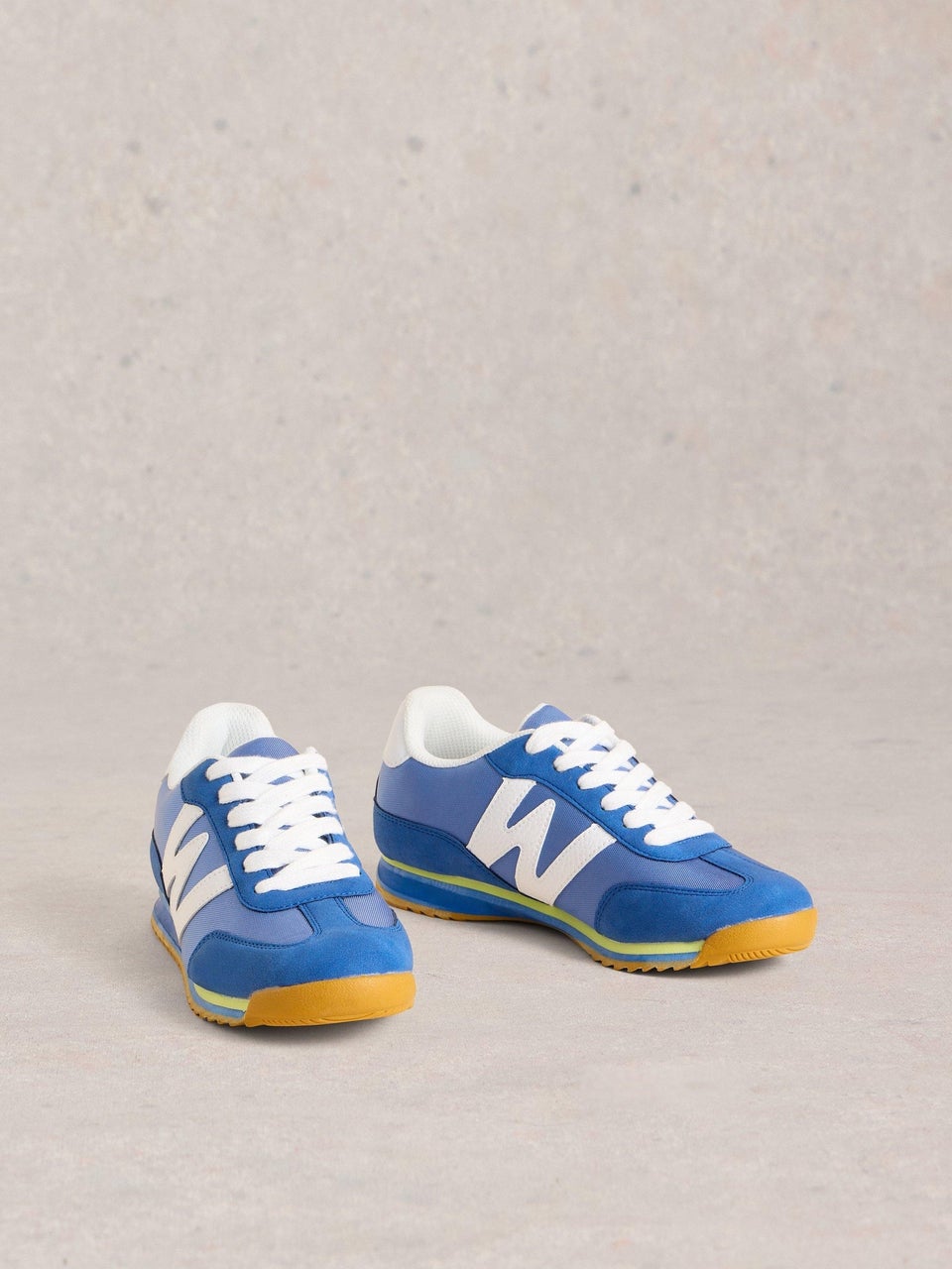 Sneaker Lucy