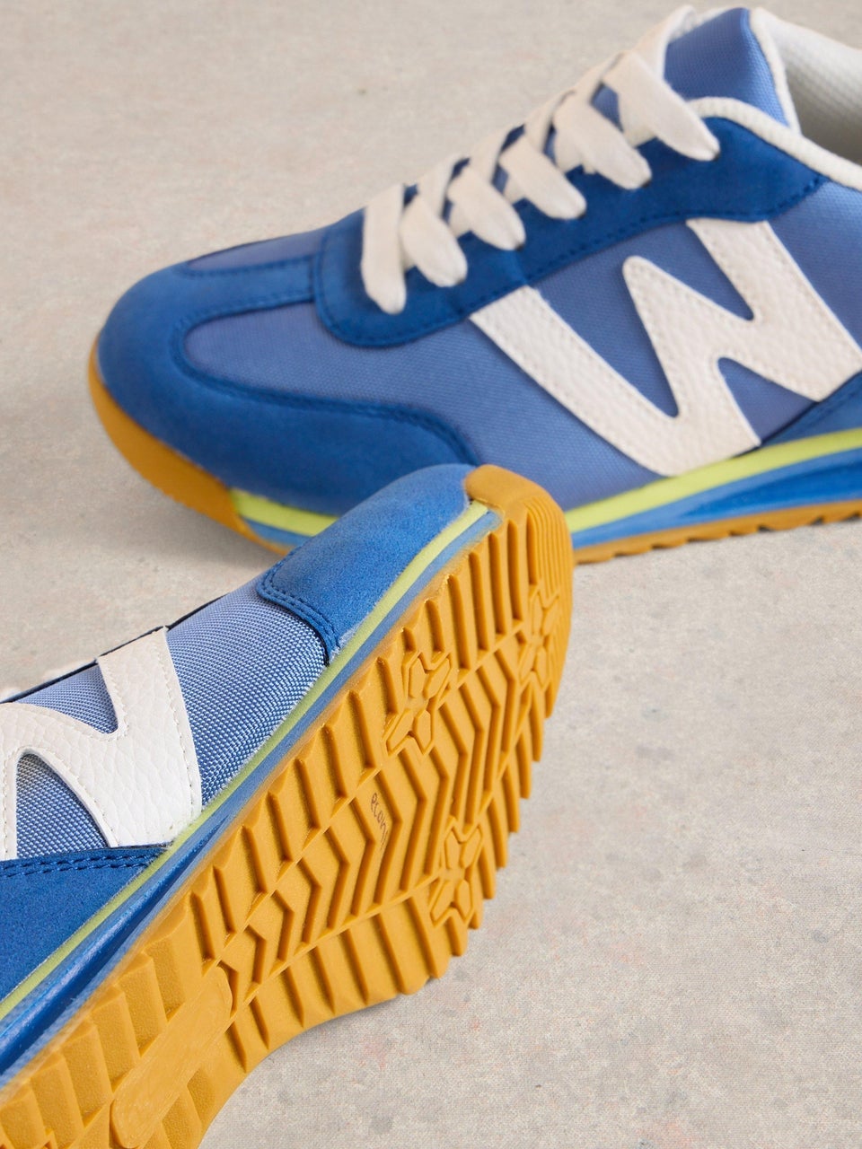 Sneaker Lucy