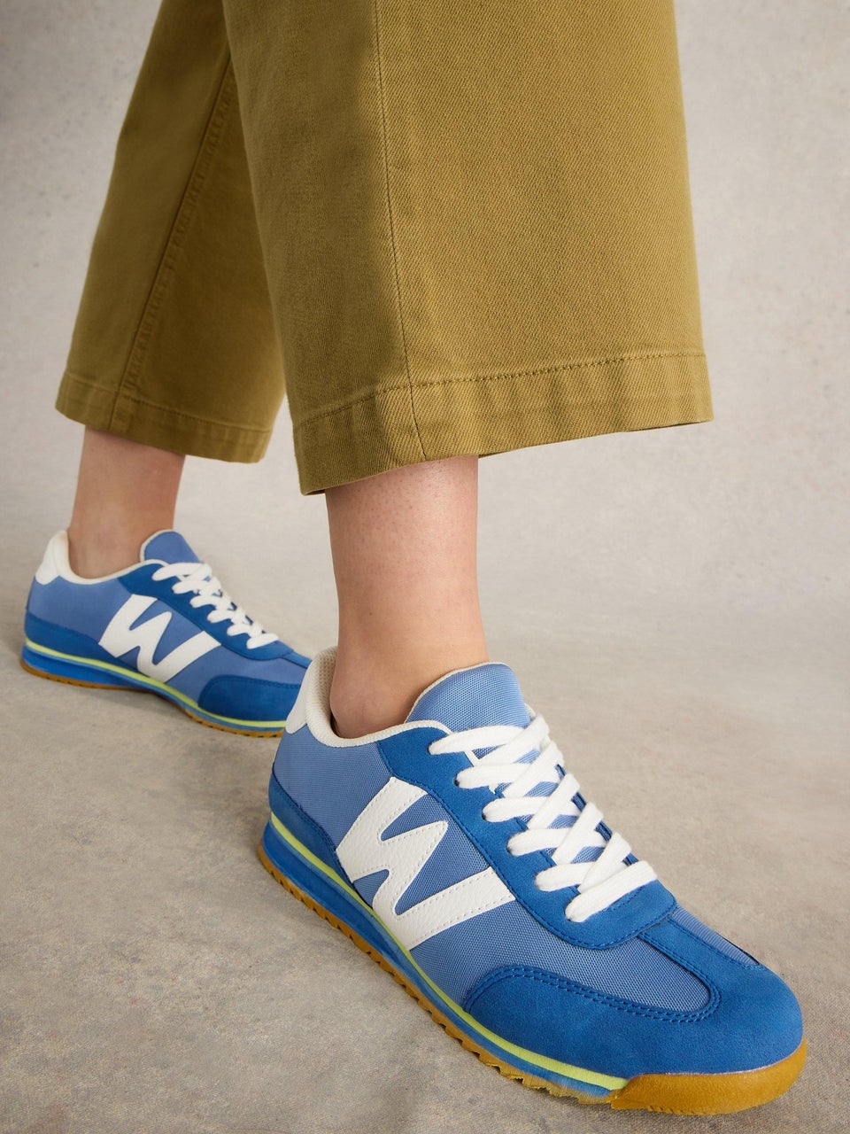Sneaker Lucy