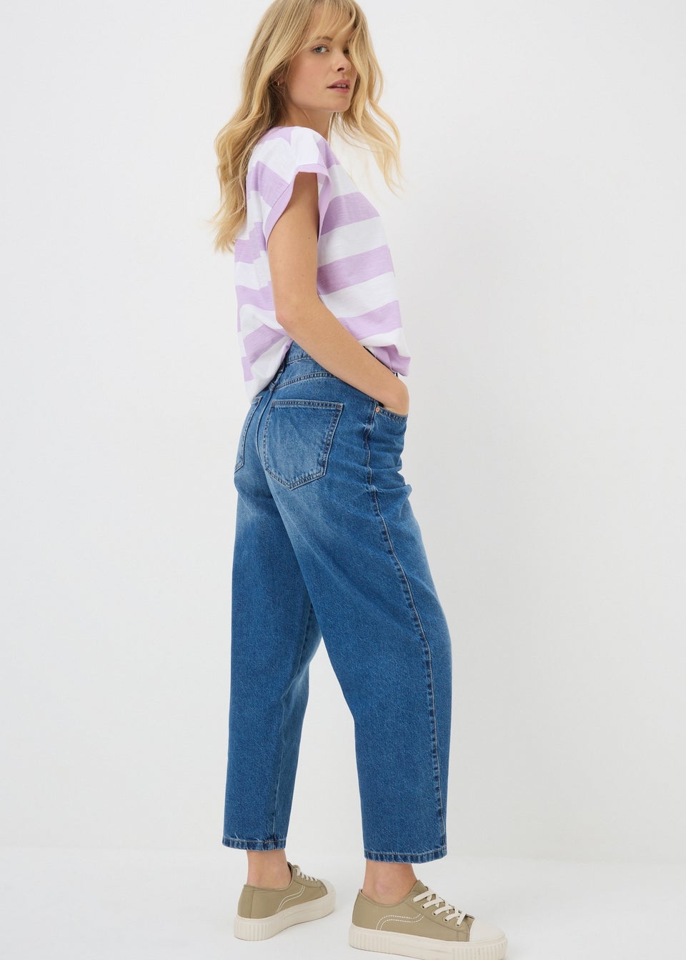Mid Wash Barrel Leg Jeans