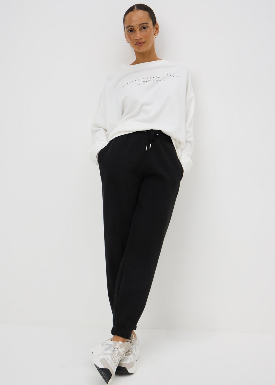 Black Tapered Jogging Bottoms